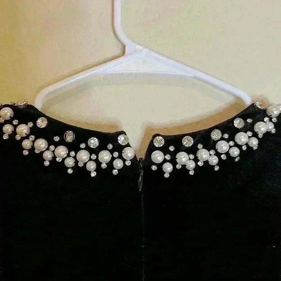 Tahari ASL Women's Black Long Sleeve Velvet Cocktail Dress size 8 - Picture 4 of 8